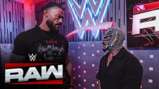 Таинственная встреча после WWE RAW: чего Рей Мистерио хотел от Романа Рейнса?