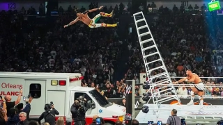 Стало известно, зачем WWE устроила падение Джевона Эванса сквозь крышу скорой помощи