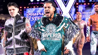 Звезда WWE подписывает новый контракт