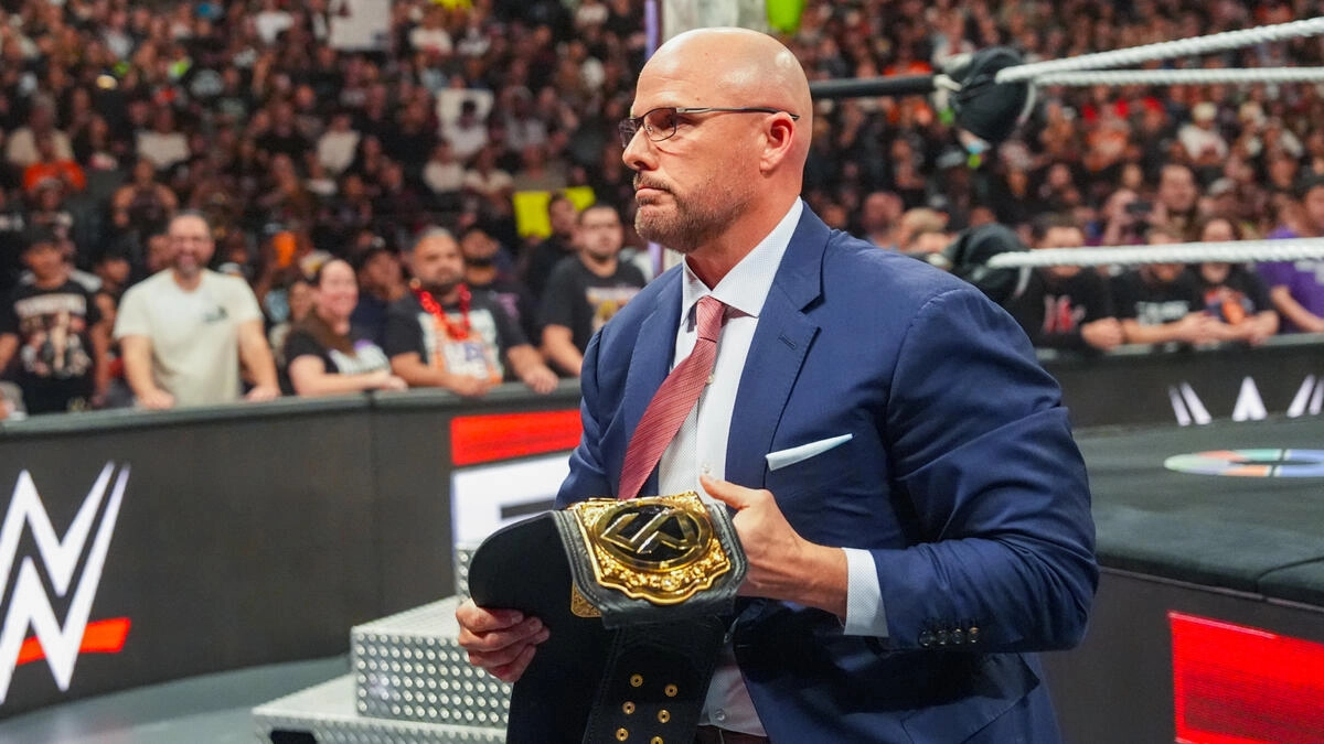 Сет Роллинс потерял титул чемпиона мира в тяжёлом весе WWE